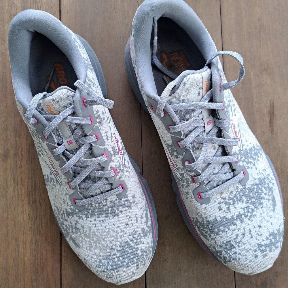 Brooks Gray Athletic Shoes with Speckled Design - Picture 1 of 13